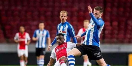 个举动都容 个举动都容