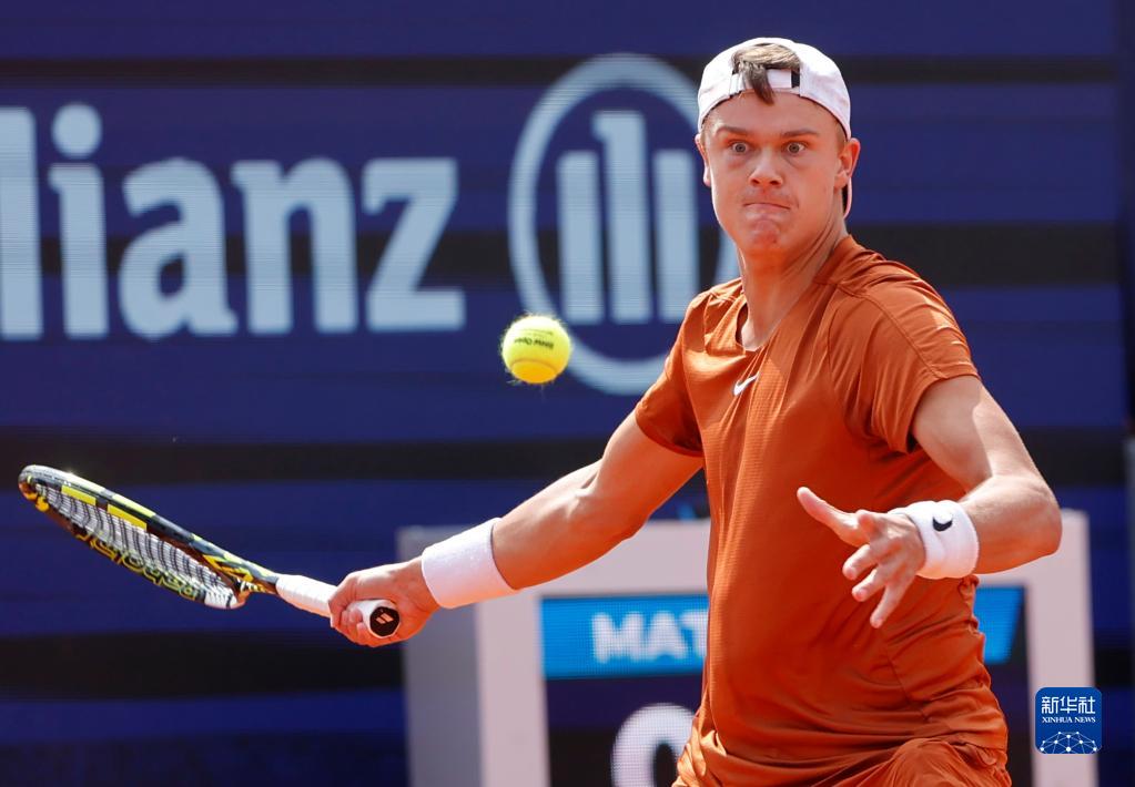 在前场频频 在前场频频